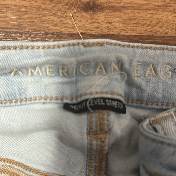 American eagle high waisted light blue jeans size 2 - Picture 3 of 3